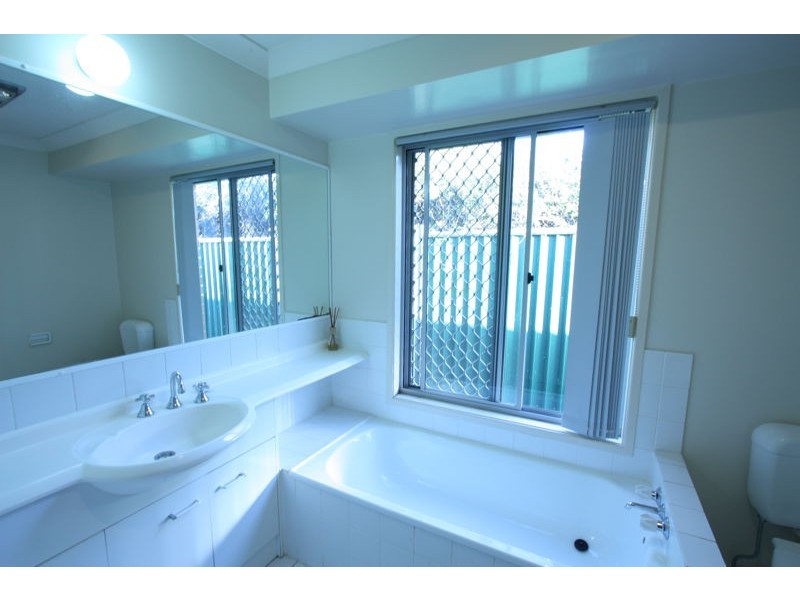 23 Greenlaw Place, Eight Mile Plains QLD 4113