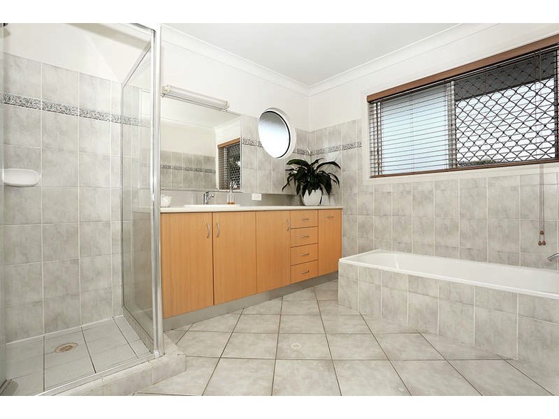 3 Karka Close, Eight Mile Plains QLD 4113