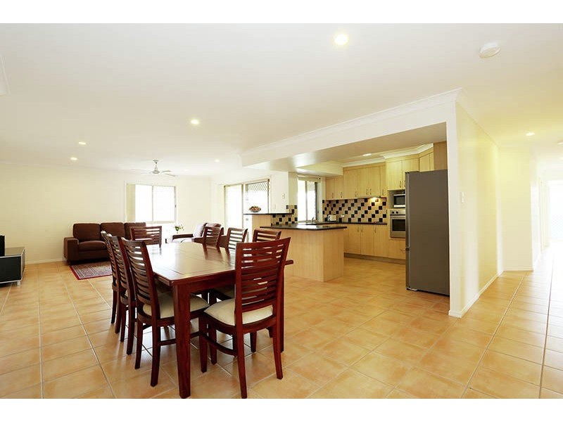 30 Blackhorse Drive, Kuraby QLD 4112