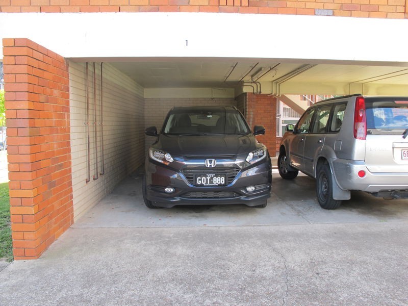 1/2 Carl Street, Woolloongabba QLD 4102