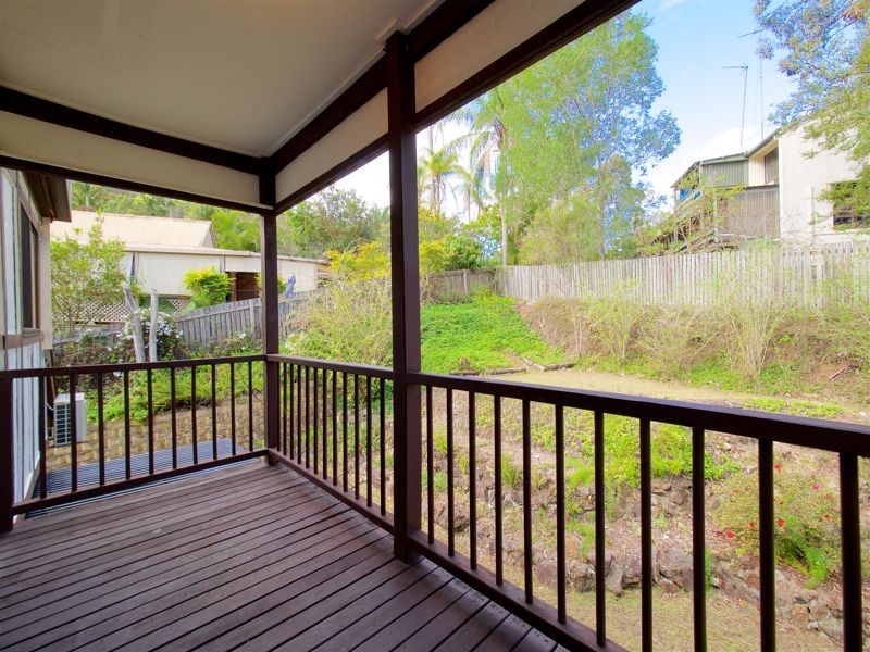 30 Nankoor St, Chapel Hill QLD 4069