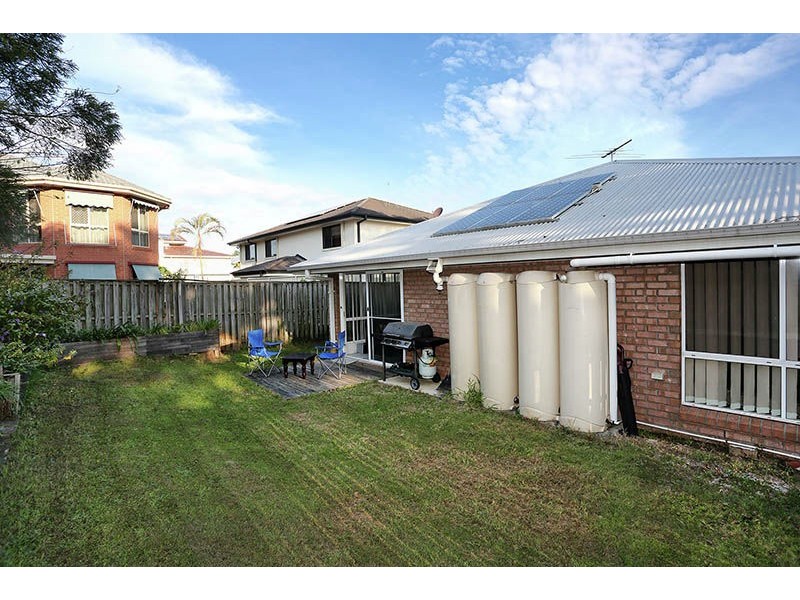 8 Magnolia Grove, Robertson QLD 4109