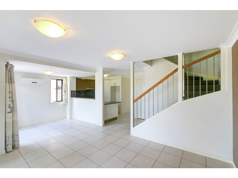 27/8 Charnwood St, Sunnybank Hills QLD 4109