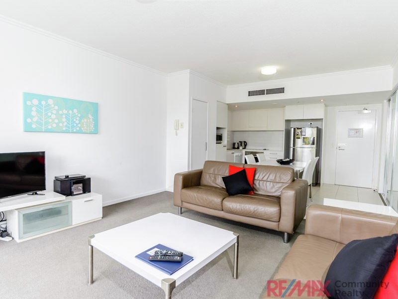 13/25 Surf Parade, Broadbeach QLD 4218