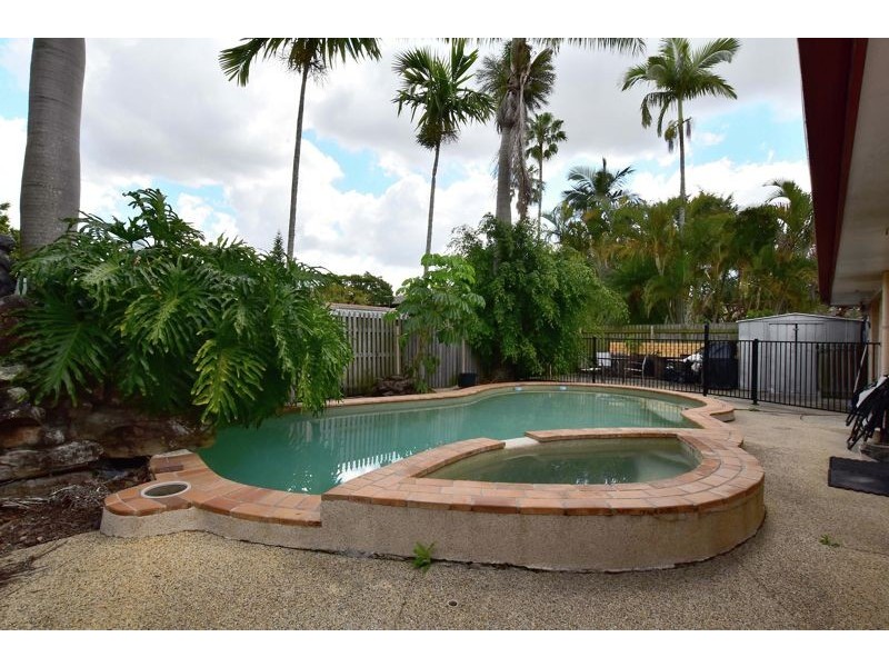 52 Cinderella Drive, Springwood QLD 4127