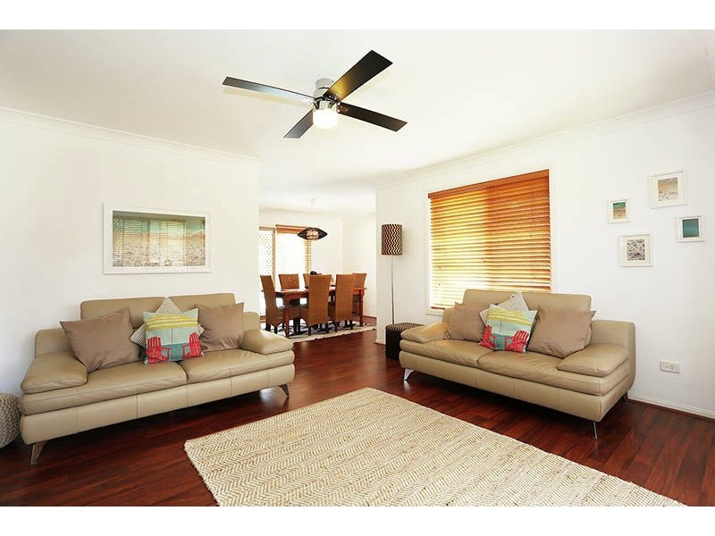 4 Huntington Court, Calamvale QLD 4116