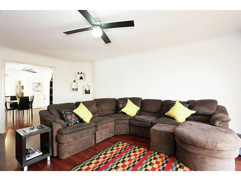 4 Huntington Court, Calamvale QLD 4116