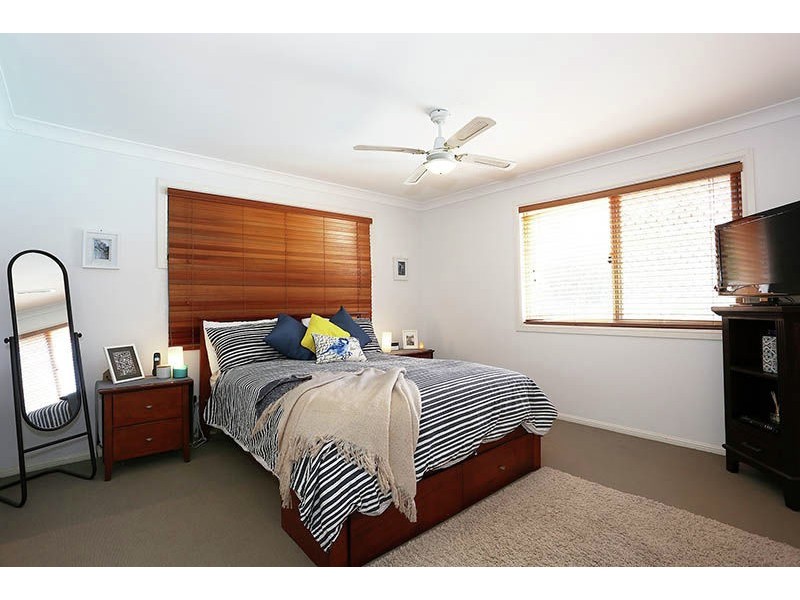 4 Huntington Court, Calamvale QLD 4116