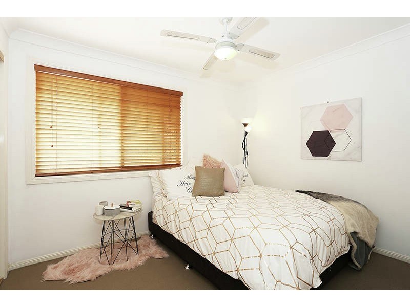 4 Huntington Court, Calamvale QLD 4116