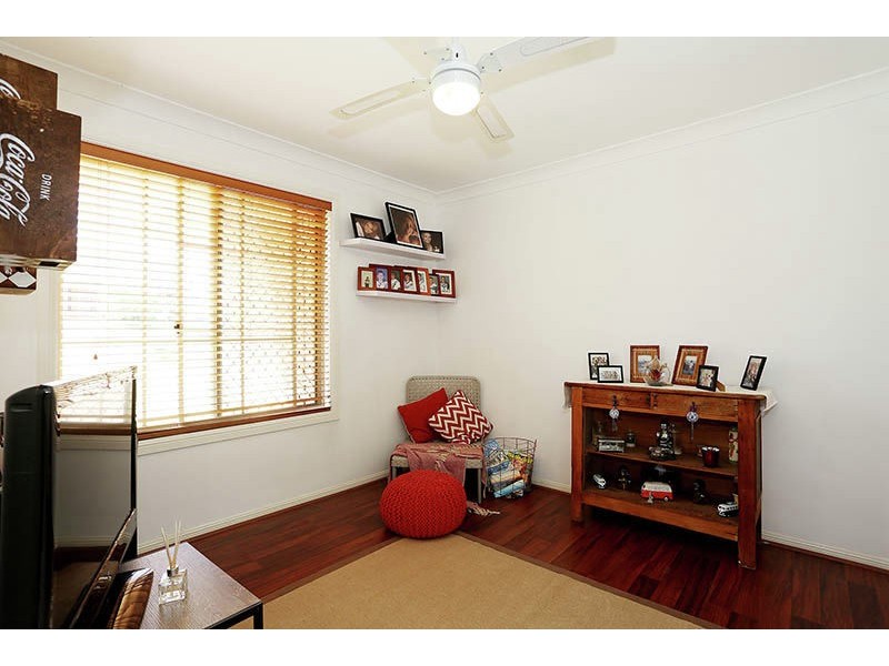 4 Huntington Court, Calamvale QLD 4116
