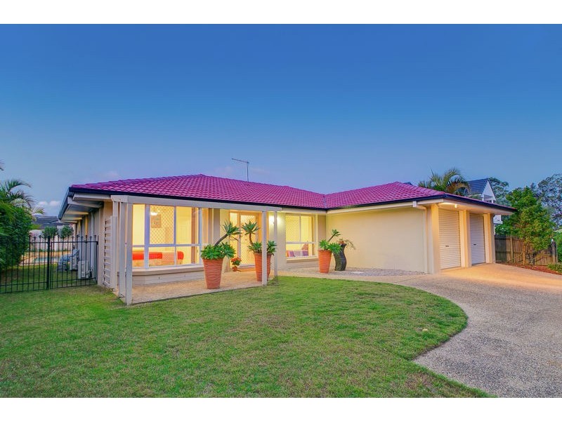 19 Parklane Pl, Carindale QLD 4152
