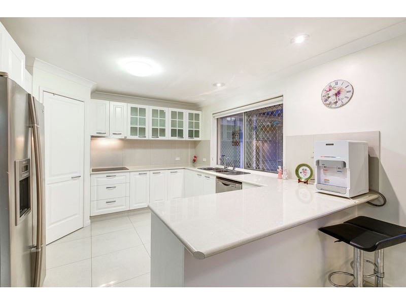 19 Parklane Pl, Carindale QLD 4152