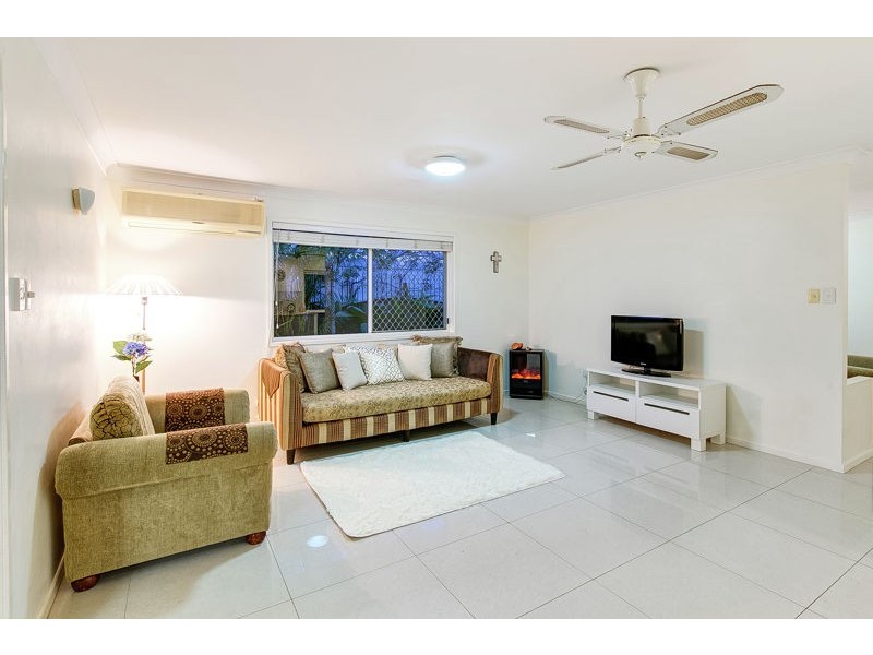 19 Parklane Pl, Carindale QLD 4152