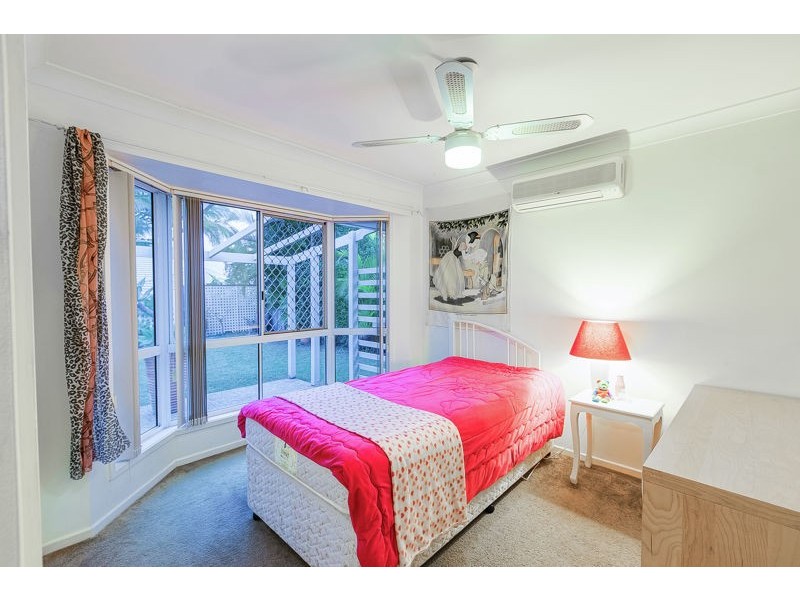 19 Parklane Pl, Carindale QLD 4152