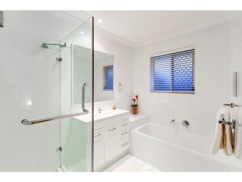 19 Parklane Pl, Carindale QLD 4152