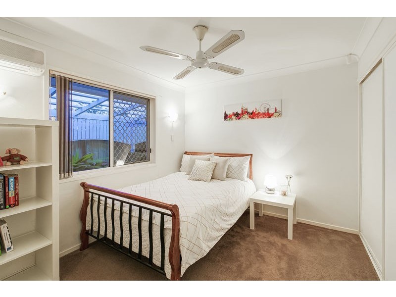 19 Parklane Pl, Carindale QLD 4152