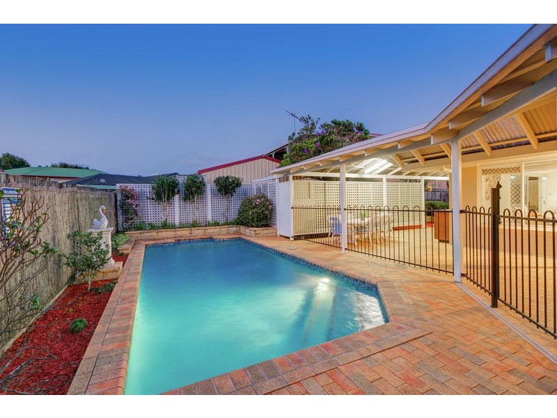 19 Parklane Pl, Carindale QLD 4152