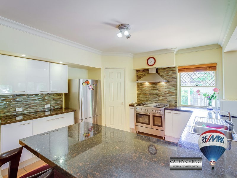 8 Darling Close, Calamvale QLD 4116