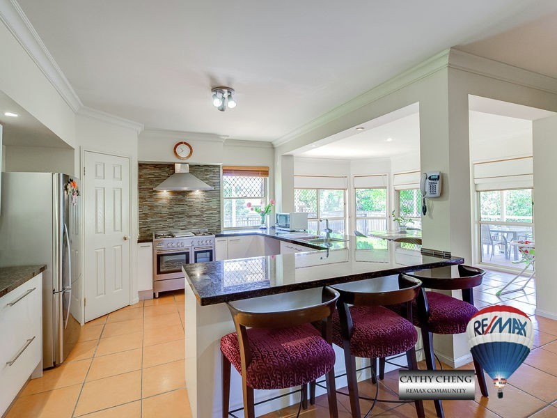 8 Darling Close, Calamvale QLD 4116