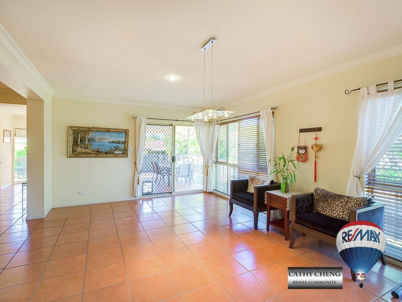 8 Darling Close, Calamvale QLD 4116