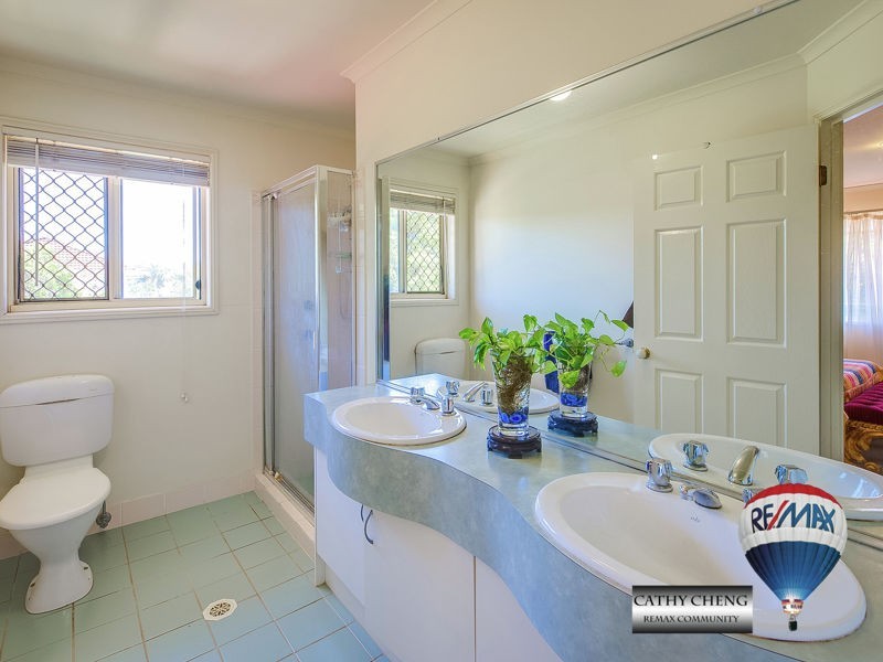 8 Darling Close, Calamvale QLD 4116