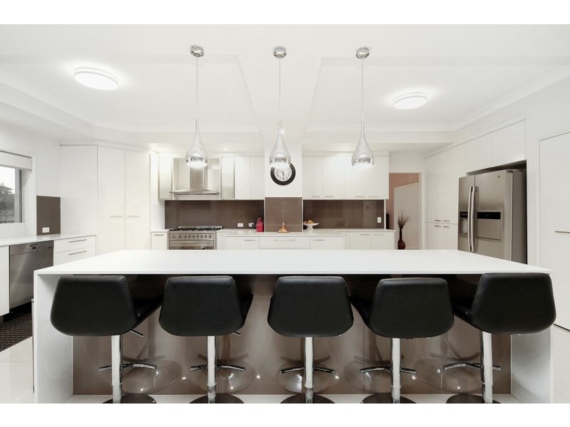 32 Hanrahan Street, Robertson QLD 4109