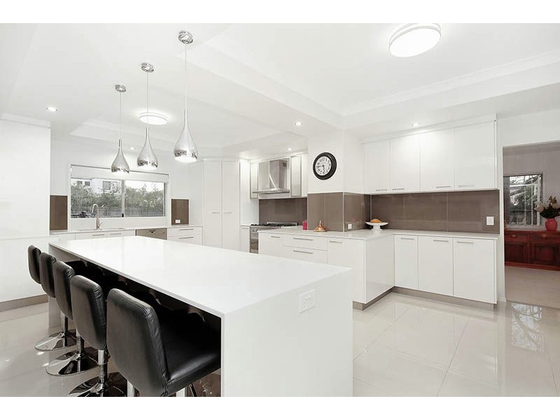 32 Hanrahan Street, Robertson QLD 4109