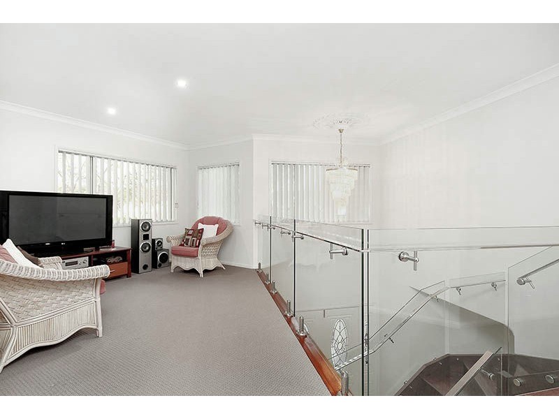 32 Hanrahan Street, Robertson QLD 4109