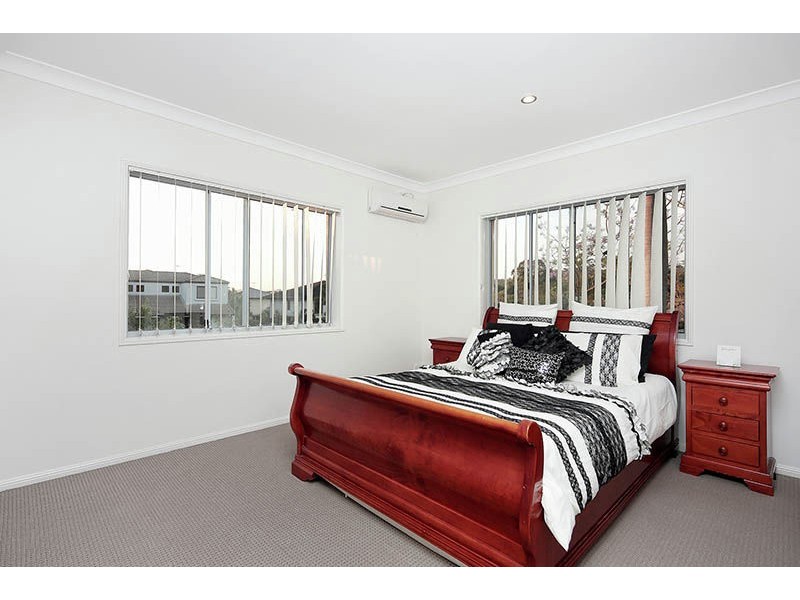 32 Hanrahan Street, Robertson QLD 4109