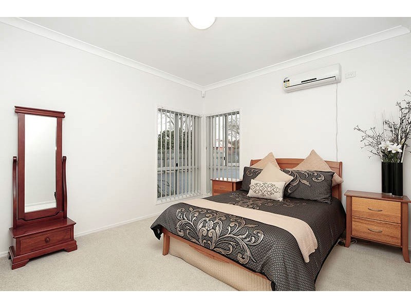 32 Hanrahan Street, Robertson QLD 4109