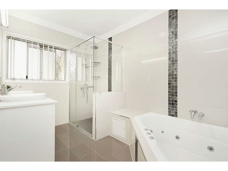 32 Hanrahan Street, Robertson QLD 4109