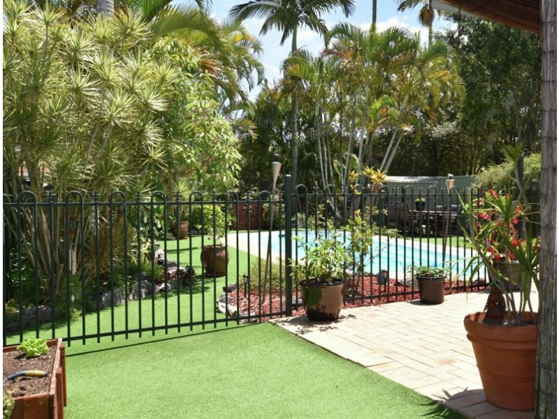 4 Lauretta Avenue, Springwood QLD 4127