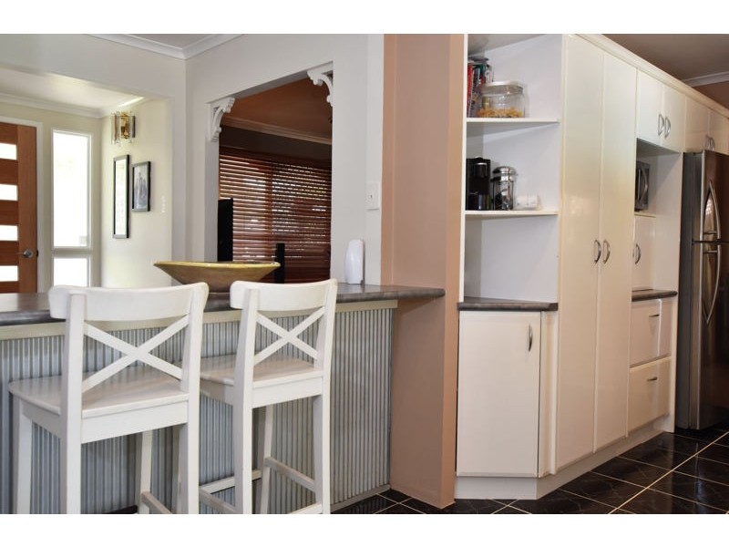 4 Lauretta Avenue, Springwood QLD 4127