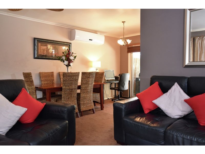 4 Lauretta Avenue, Springwood QLD 4127