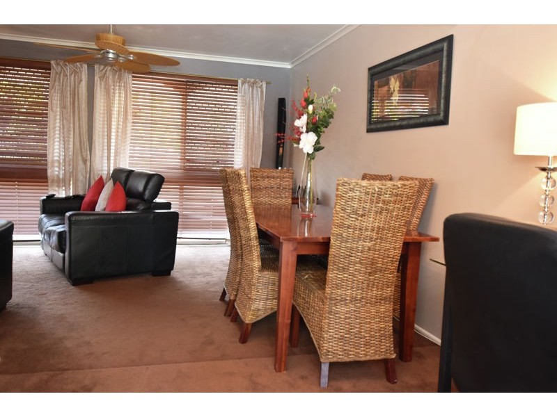 4 Lauretta Avenue, Springwood QLD 4127