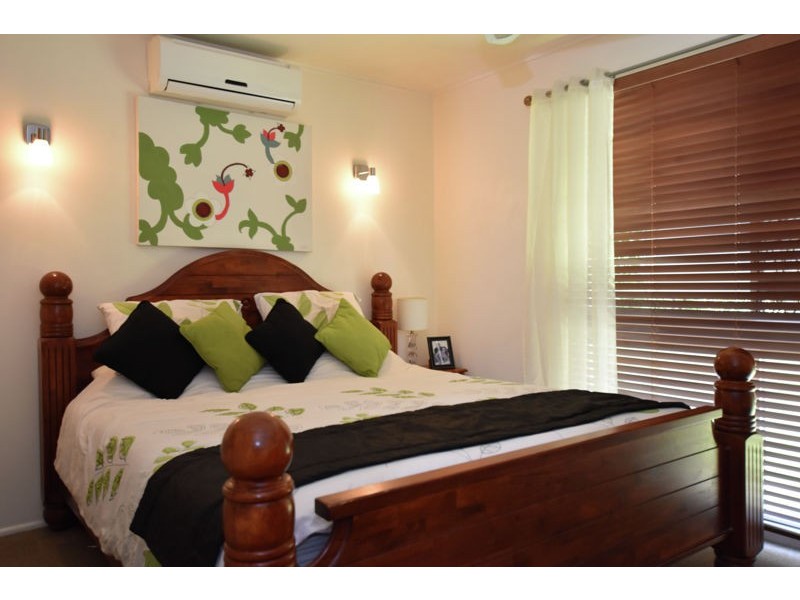 4 Lauretta Avenue, Springwood QLD 4127