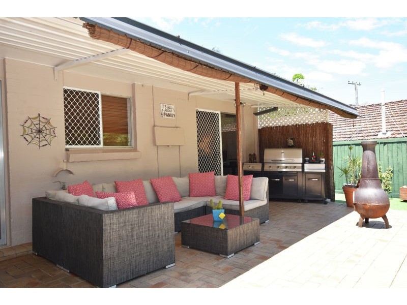 4 Lauretta Avenue, Springwood QLD 4127