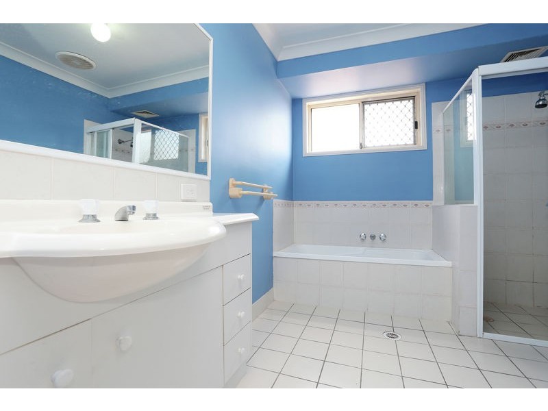 18 Moneghetti Pl, Calamvale QLD 4116