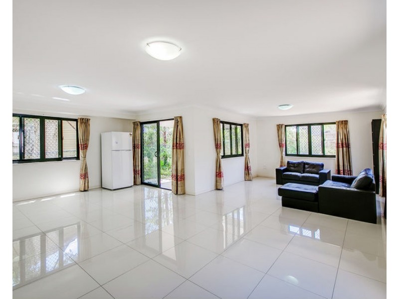 110 Wishart Road, Upper Mount Gravatt QLD 4122