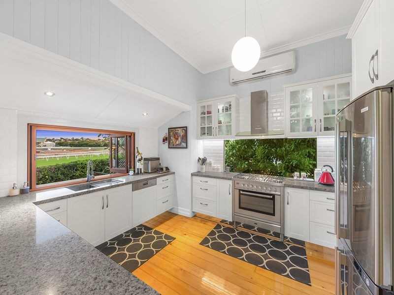 126 Mein Street, Hendra QLD 4011