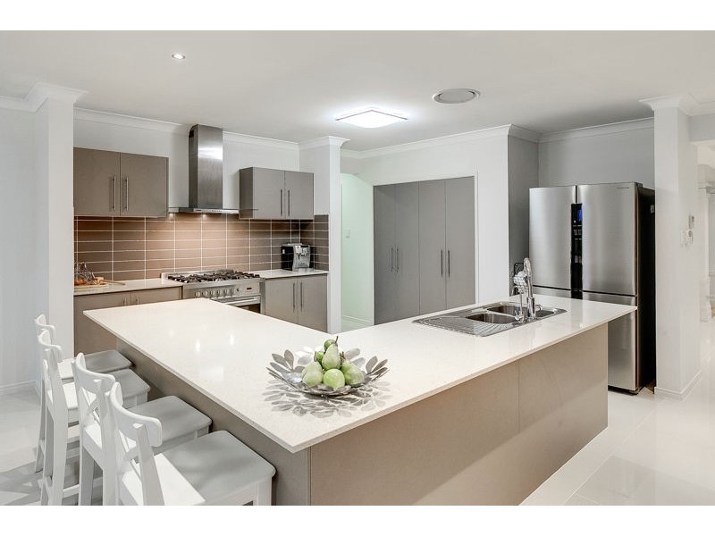 70 John Markwell Parade, Daisy Hill QLD 4127