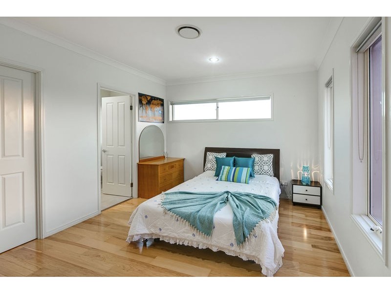 70 John Markwell Parade, Daisy Hill QLD 4127