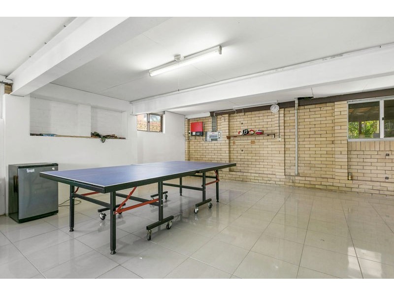 8 Peringa St, Coopers Plains QLD 4108