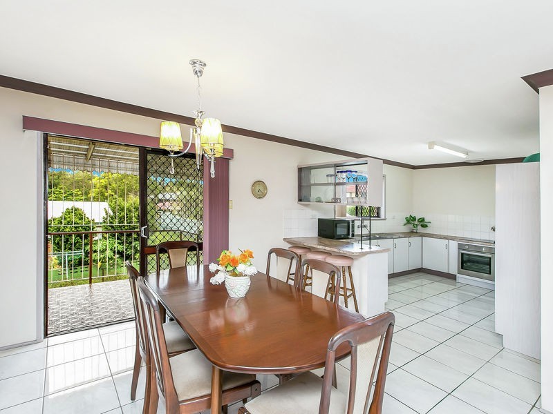27 Gaillardia St, Macgregor QLD 4109