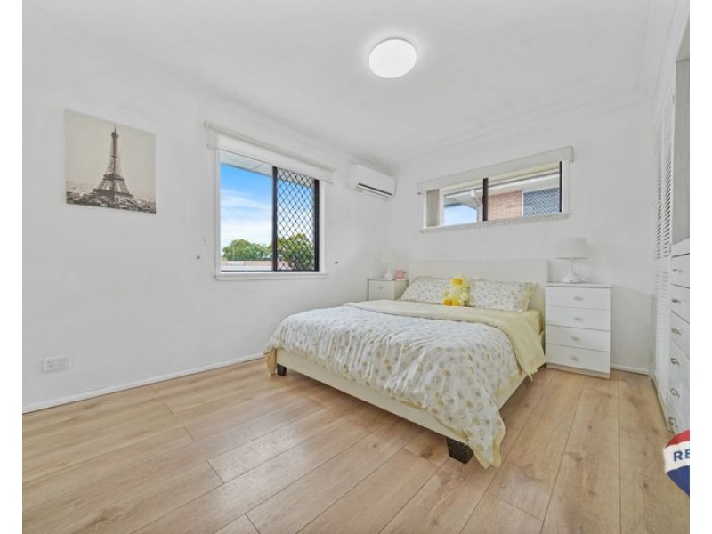 27 Gaillardia St, Macgregor QLD 4109