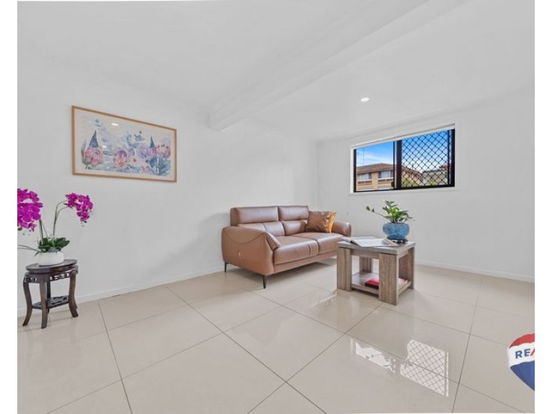 27 Gaillardia St, Macgregor QLD 4109