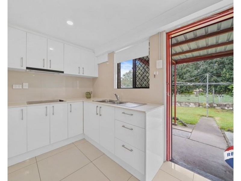 27 Gaillardia St, Macgregor QLD 4109
