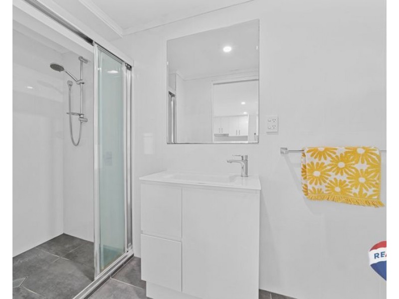 27 Gaillardia St, Macgregor QLD 4109