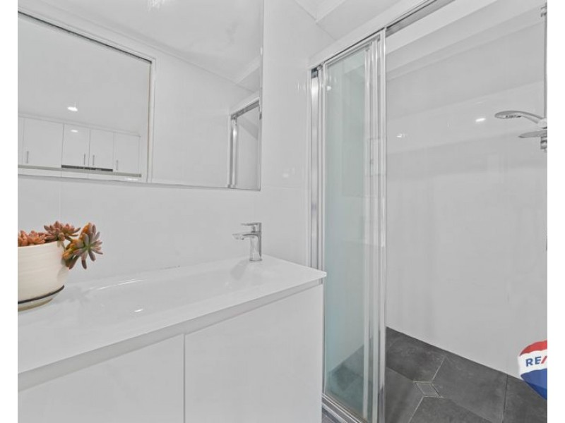 27 Gaillardia St, Macgregor QLD 4109