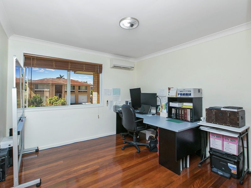 25 Gaillardia St, Macgregor QLD 4109